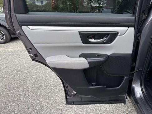 Used 2017 Honda CR-V LX image 13