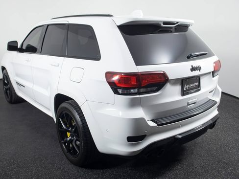 Used 2018 Jeep Grand Cherokee Trackhawk w/ Trailer Tow Group IV AWD/4WD image 12