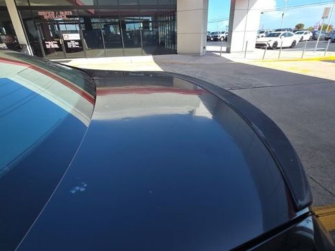 Used 2016 Toyota Camry SE image 5