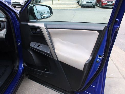 Used 2015 Toyota RAV4 LE image 17