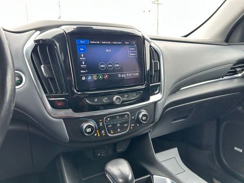 Used 2021 Chevrolet Traverse LT w/ LT Premium Package image 39