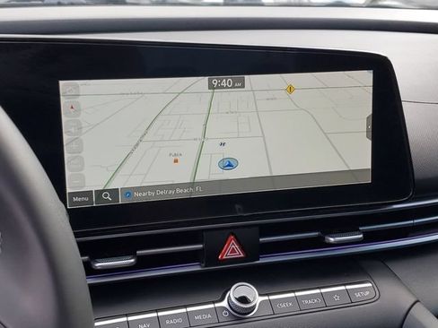 Certified 2025 Hyundai Elantra SEL FWD image 17