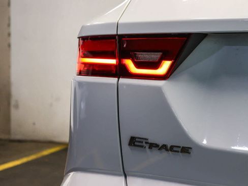 Used 2022 Jaguar E-PACE SE AWD/4WD image 11