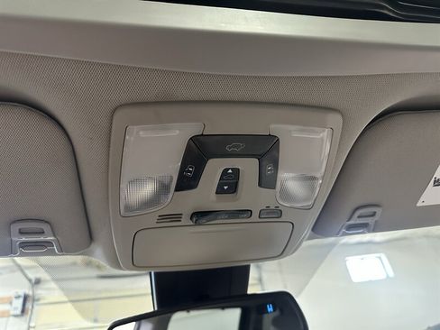 Used 2019 Toyota Sienna XLE FWD image 24