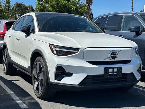 Used 2023 Volvo C40 P8 Recharge Ultimate image 2