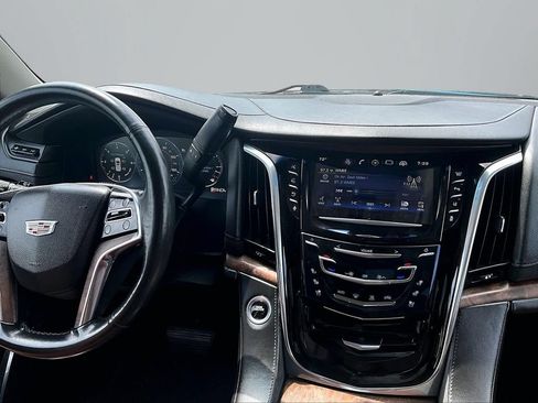 Used 2015 Cadillac Escalade Premium AWD/4WD image 7