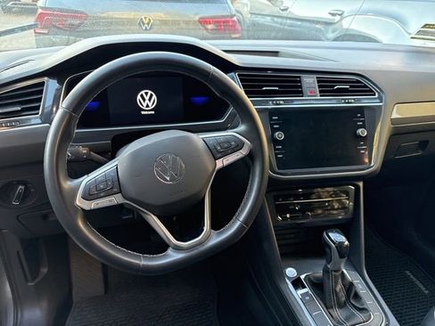 Certified 2022 Volkswagen Tiguan SE w/ Panoramic Sunroof Package image 8