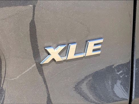 Used 2024 Toyota RAV4 XLE FWD image 10