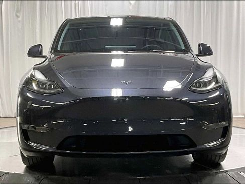 Used 2024 Tesla Model Y Long Range image 13