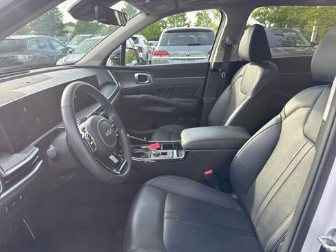Certified 2025 Kia Sorento SX AWD/4WD image 10