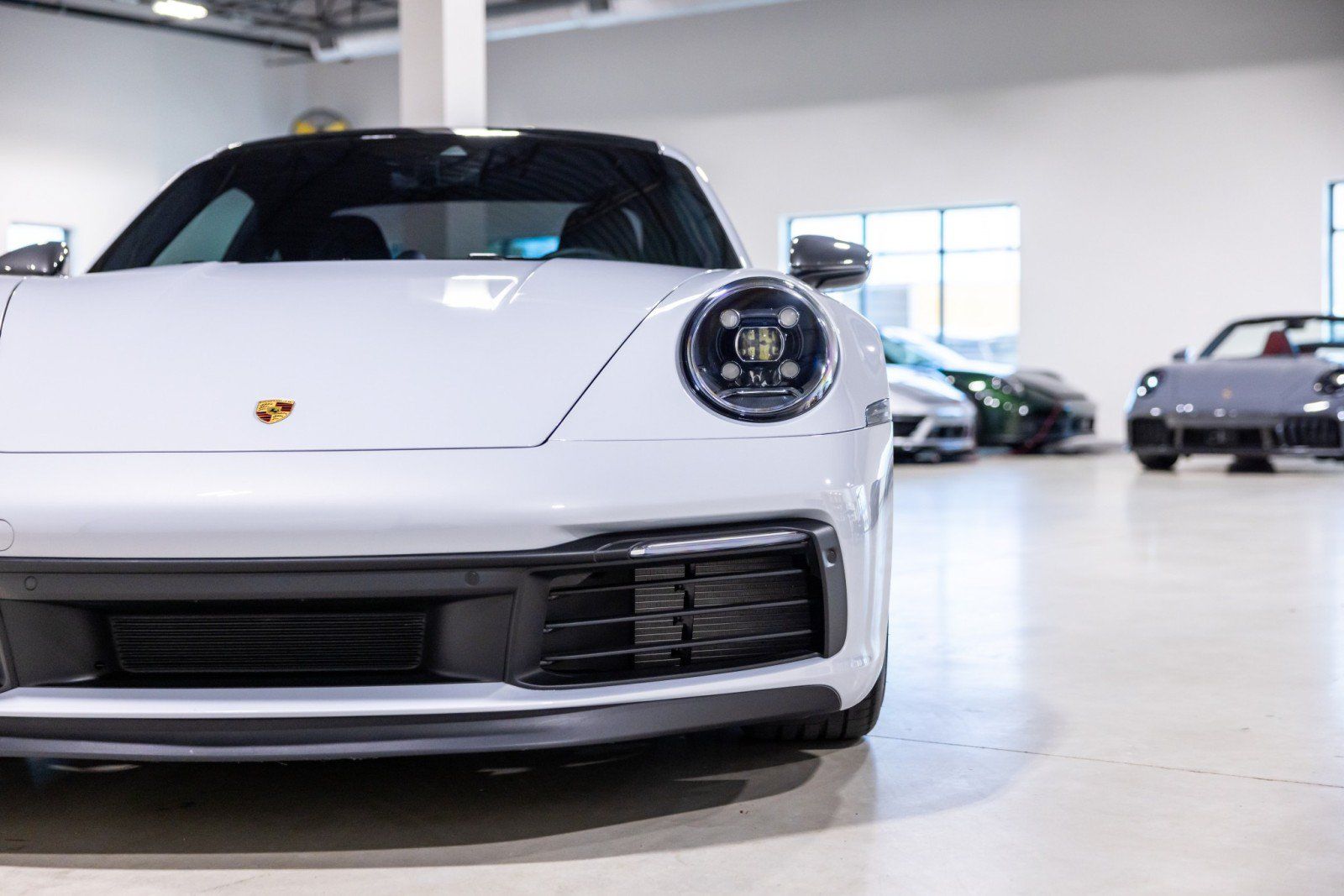 Used 2024 Porsche 911 Carrera T RWD image 21