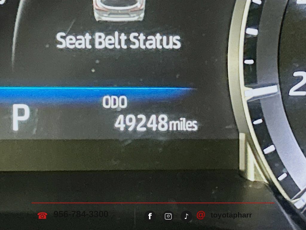 Used 2023 Toyota Highlander XLE FWD image 11