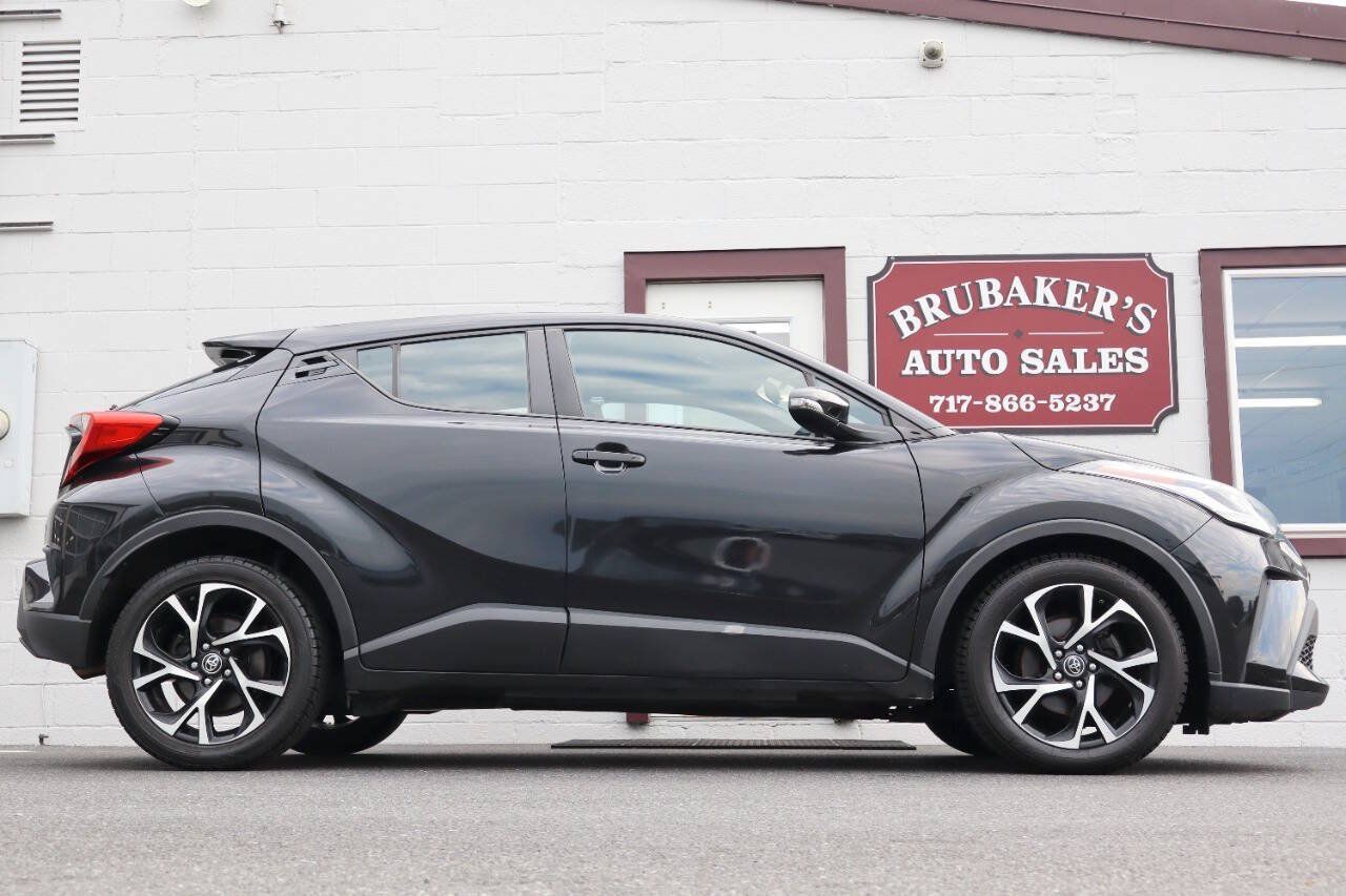Used 2020 Toyota C-HR XLE FWD image 1