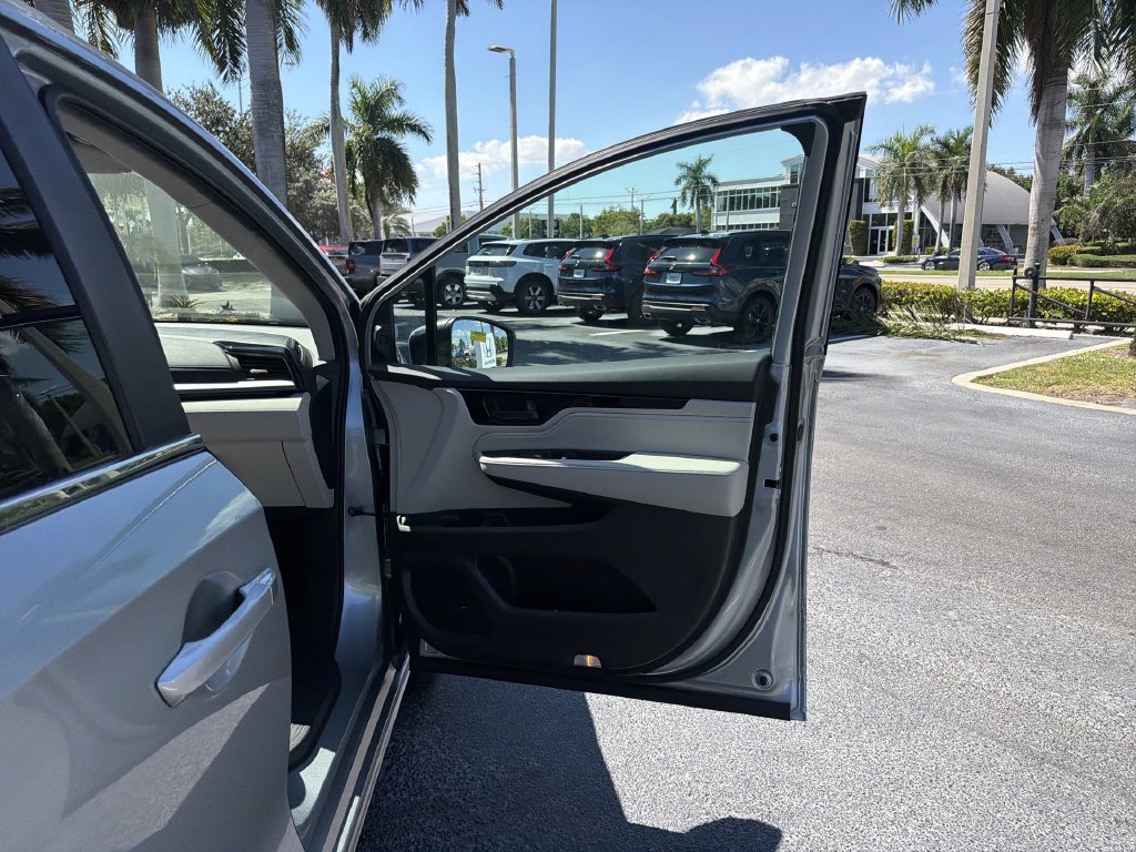 New 2027 Honda Odyssey Touring image 28