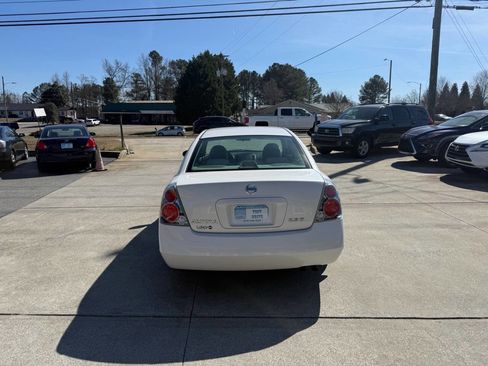 Used 2005 Nissan Altima 2.5 S w/ (S02) Side Airbags Pkg image 6