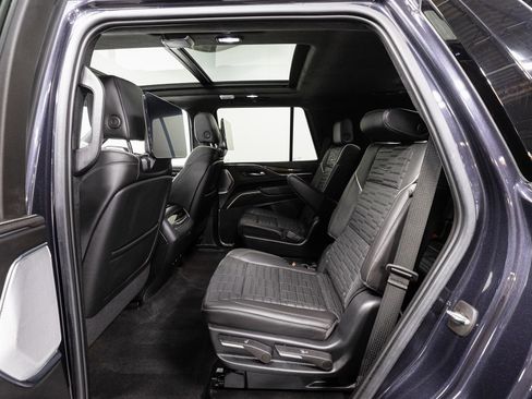 Used 2022 Cadillac Escalade Sport Platinum w/ Heavy-Duty Trailer Package image 6