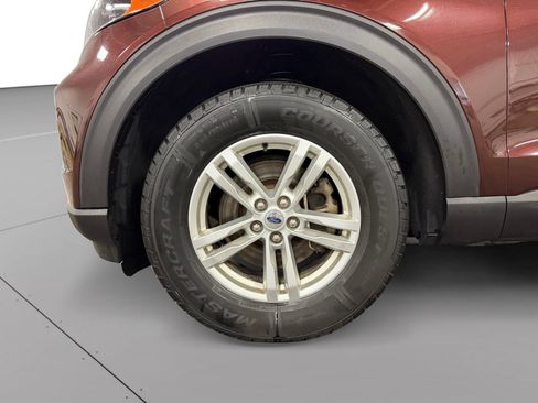 Used 2020 Ford Explorer XLT w/ Comfort Package AWD/4WD image 14