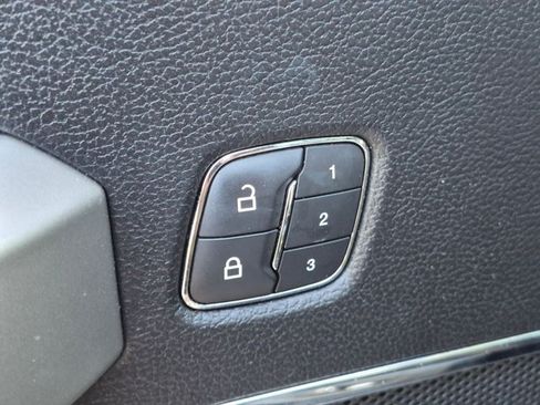 Used 2018 Ford F150 Lariat AWD/4WD image 10