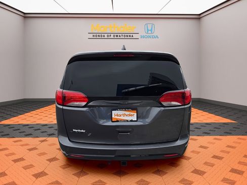 Used 2018 Chrysler Pacifica Touring Plus w/ S Appearance Package image 4