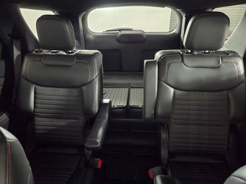 Used 2026 Ford Explorer ST-Line w/ ST-Line Street Pack RWD image 21