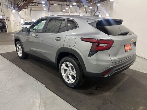 New 2026 Chevrolet Trax LS image 5