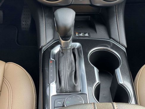 Used 2024 Chevrolet Blazer Premier w/ Enhanced Convenience Package image 8