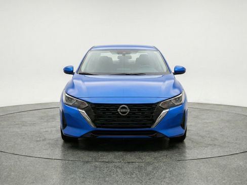 Used 2025 Nissan Sentra SV image 2