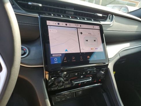 New 2025 Jeep Grand Cherokee Limited image 10