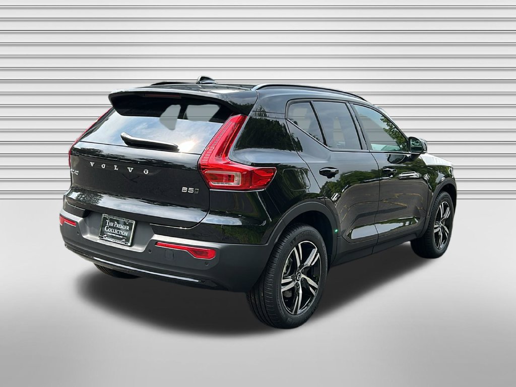 New 2026 Volvo XC40 B5 Core w/ Protection Package Premier AWD/4WD image 4