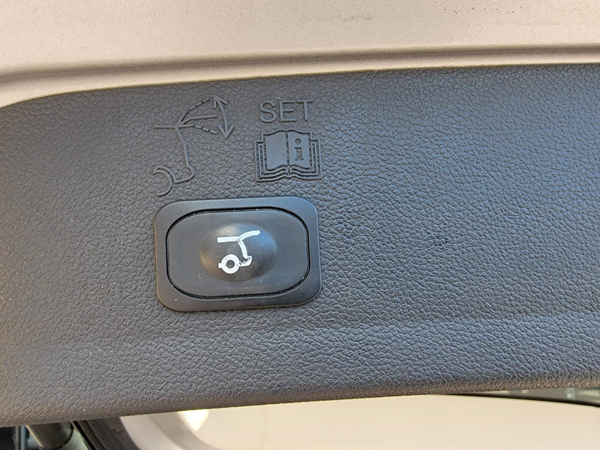 Used 2018 Ford Escape SEL AWD/4WD image 13