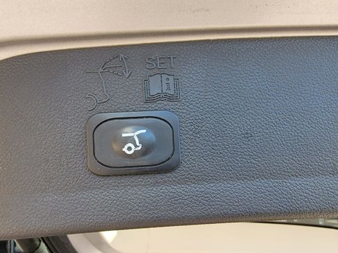 Used 2018 Ford Escape SEL image 13