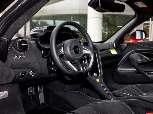 New 2026 McLaren 750S image 28