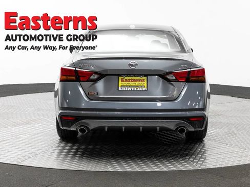 Used 2022 Nissan Altima 2.5 SR FWD image 6