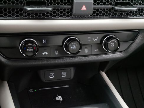 Certified 2026 Honda HR-V LX image 23