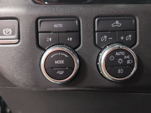 Used 2023 GMC Sierra 1500 Elevation w/ LPO, Elevation Black Package AWD/4WD image 9