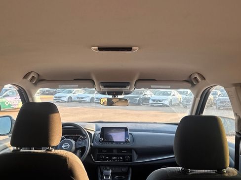 Certified 2024 Nissan Rogue SV FWD image 37
