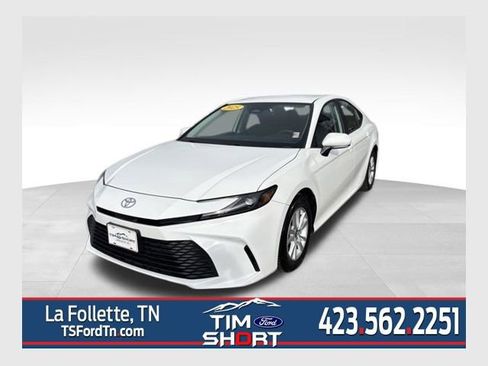 Used 2025 Toyota Camry LE image 1