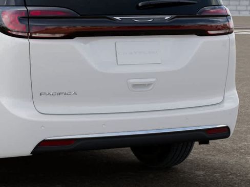 New 2027 Chrysler Pacifica Select FWD image 13