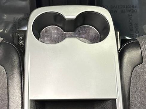 Used 2026 Tesla Model Y AWD image 36