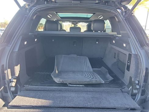 Used 2023 Land Rover Range Rover SE image 11