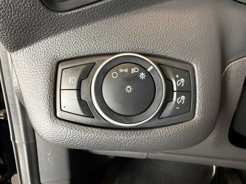 Used 2017 Ford Escape SE FWD image 16