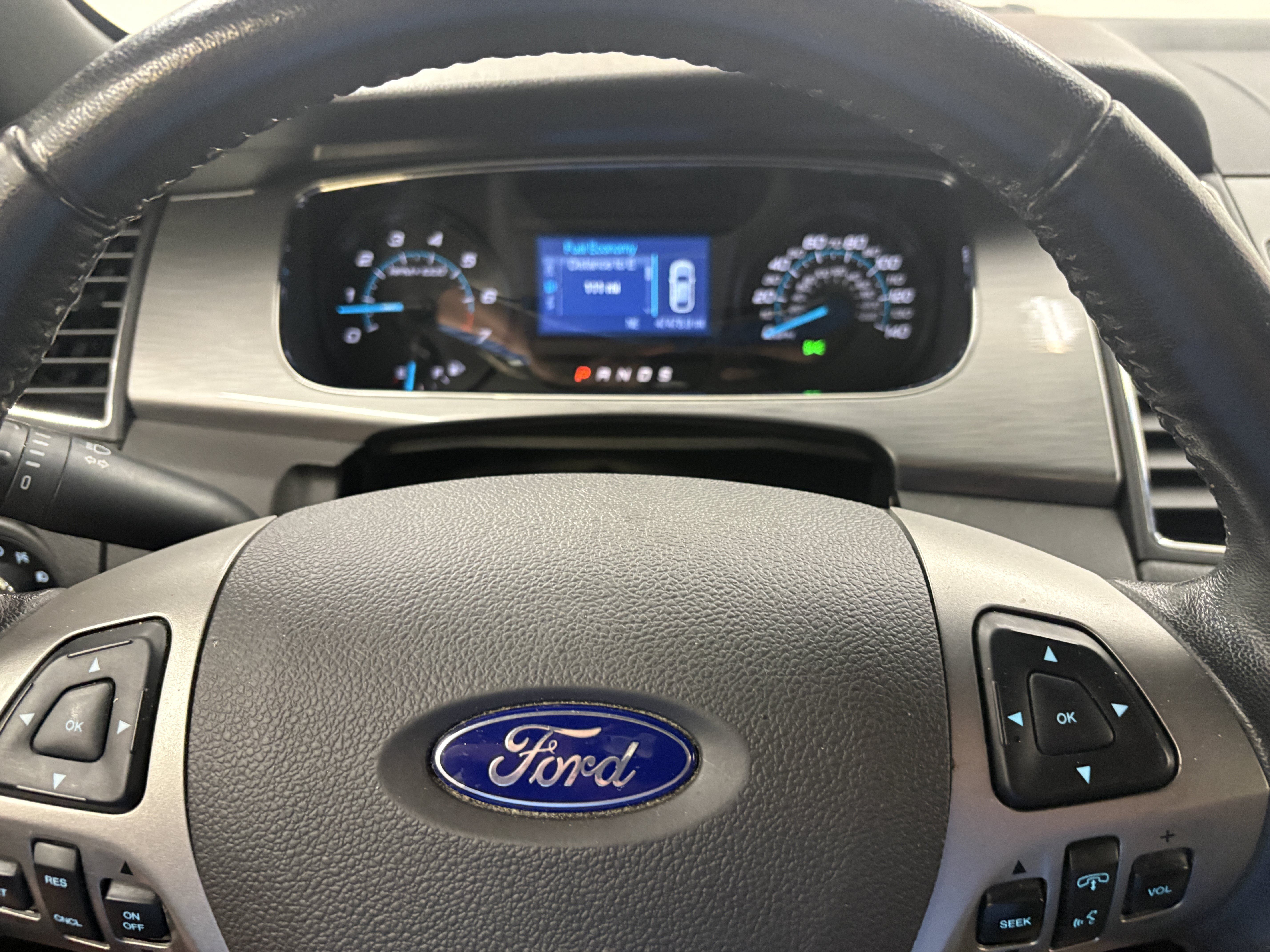 Used 2015 Ford Taurus SEL FWD image 28