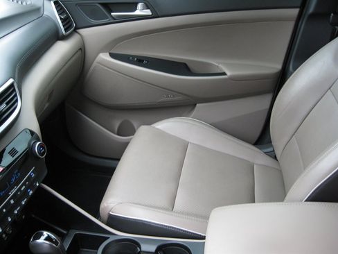 Used 2021 Hyundai Tucson Limited FWD image 26