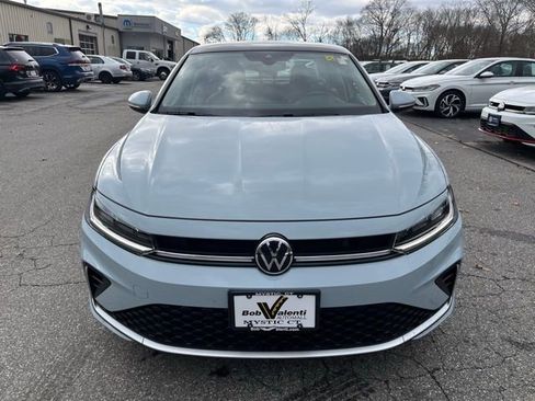 Certified 2025 Volkswagen Jetta SEL image 3