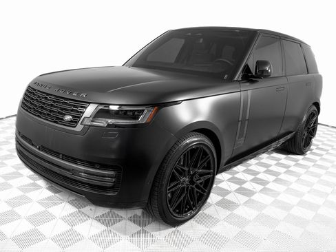 Used 2025 Land Rover Range Rover SE image 8