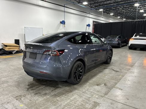 Certified 2023 Tesla Model Y Long Range AWD/4WD image 6