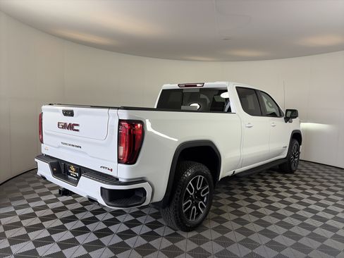 Used 2024 GMC Sierra 1500 AT4 w/ AT4 Premium Package AWD/4WD image 5
