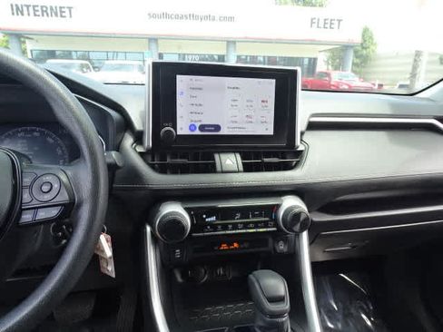 Used 2024 Toyota RAV4 LE FWD image 27