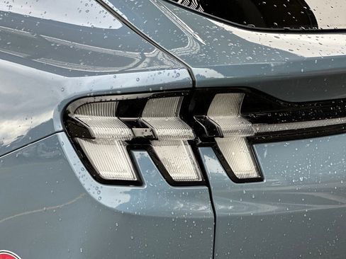 Used 2023 Ford Mustang Mach-E Select image 11