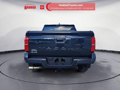 Certified 2025 Toyota Tacoma SR5 AWD/4WD image 4